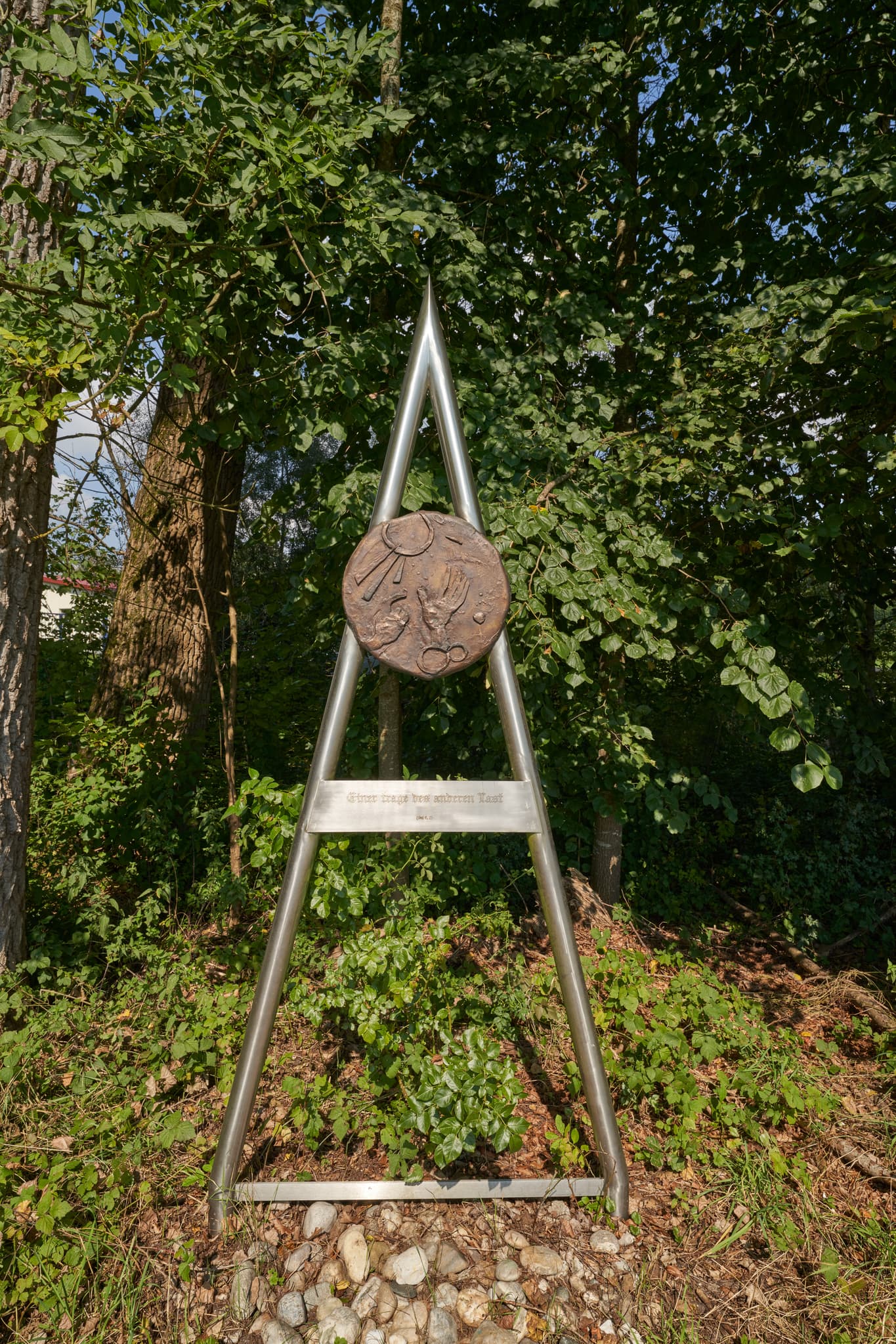 Pilgerstation hinter Isenkraftwerk in Enhofen, Winhöring, Landkreis Altötting, Oberbayern. Teil der Region Inn-Salzach, Deutschland.