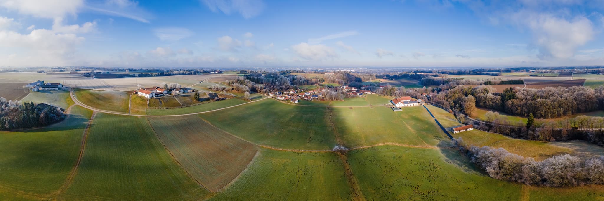 Luftbild Panorama Grünbach, Gemeinde Polling im Landkreis Mühldorf am Inn, Oberbayern, Deutschland. Frost in Grünbach.