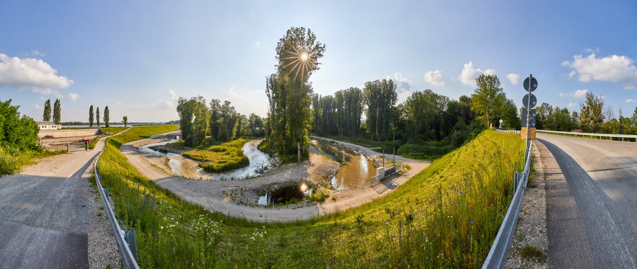 Das Bild zeigt die Fischtreppe am Unteren Inn im Europareservat, Gemeinde Ering, Landkreis Rottal-Inn, Niederbayern, Region Inn-Salzach, Deutschland.