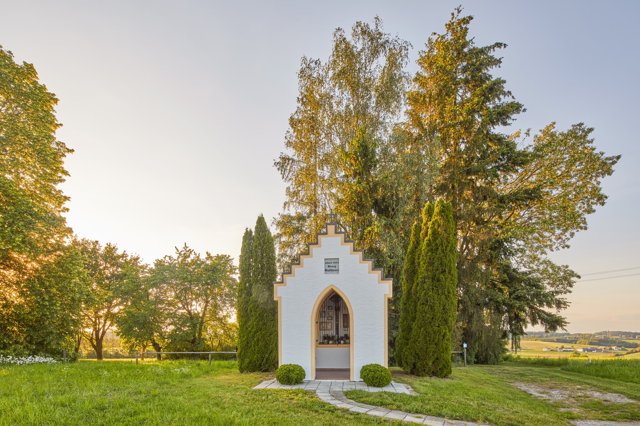 Georg Gaßlbauer Kapelle, Strass Niedertaufkirchen, Mühldorf am Inn, Oberbayern. Kapelle an der Abzweigung Nonnberg-Massing, Pleiskirchen, Neumarkt St. Veit.