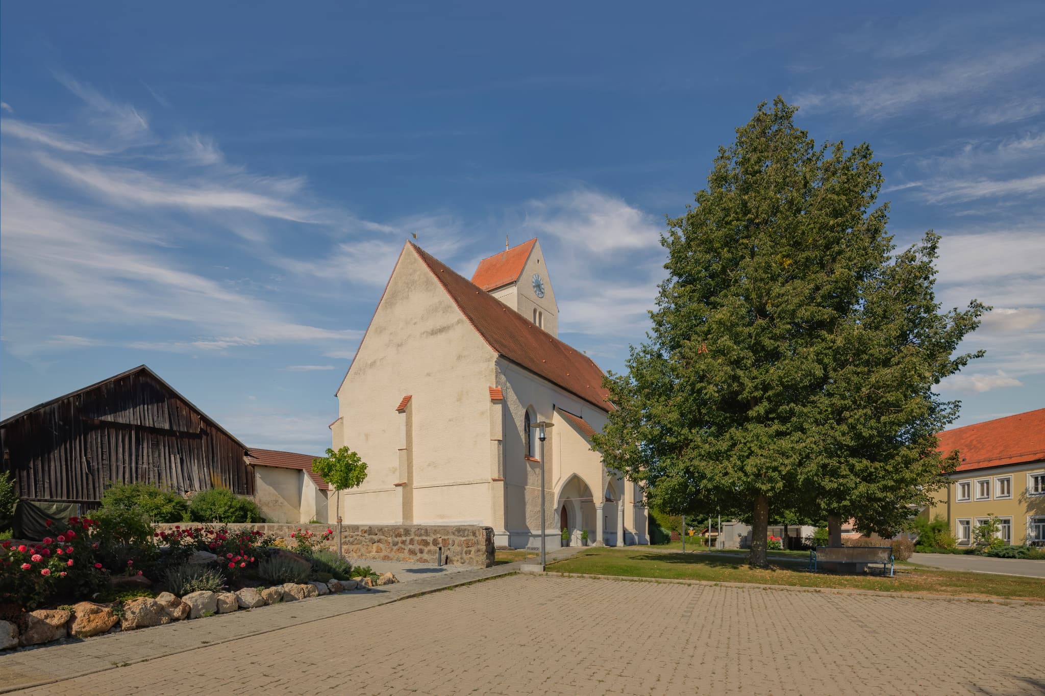 Reutern Pfarrkirche St. Valentin in Bad Griesbach im Rottal, Landkreis Passau, Niederbayern. Entdecke die Region Bäderdreieck und ihre Sehenswürdigkeiten.