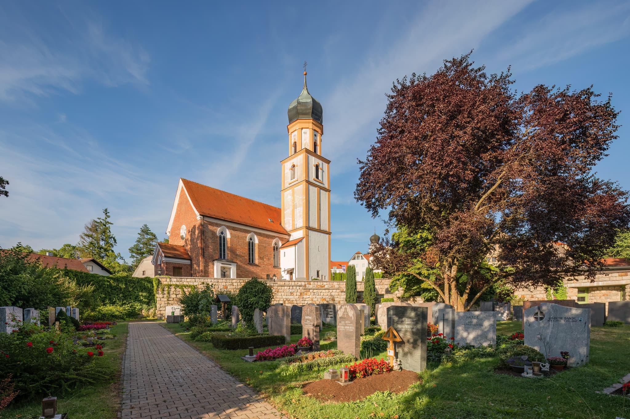 Friedhofskirche St. Michael in Bad Griesbach mit Friedhof, Landkreis Passau, Niederbayern, Bayern, Deutschland.
