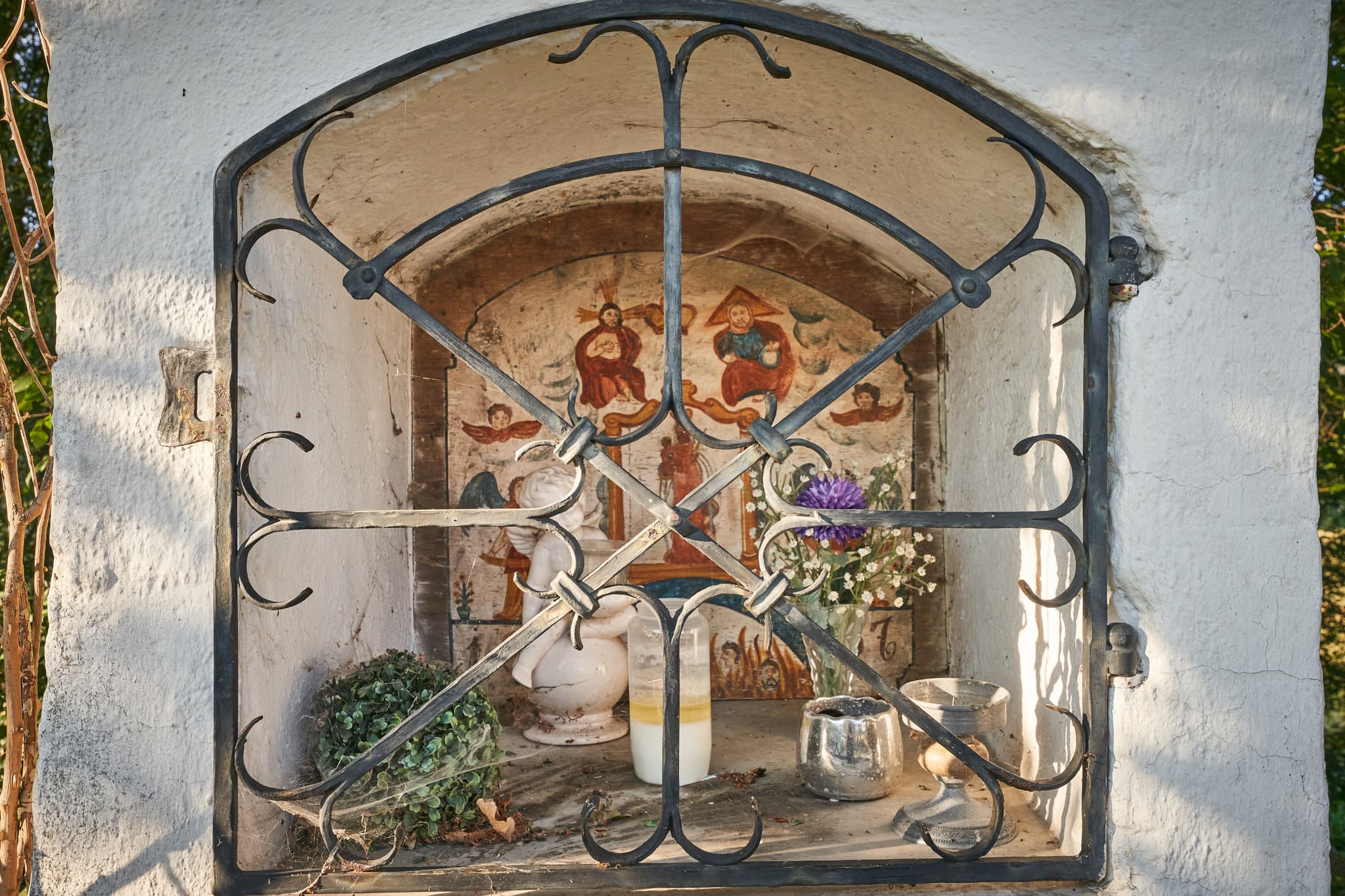 Bildstock an der Steinhöringer Straße in Winhöring, Landkreis Altötting, Oberbayern, Deutschland. Sakrales Denkmal in der ländlichen Inn-Salzach Region.