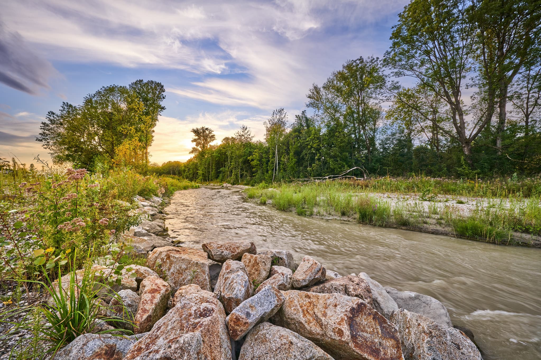 Fischwanderhilfe am Inn bei Ering im niederbayerischen Landkreis Rottal-Inn, Region Inn-Salzach, Deutschland.