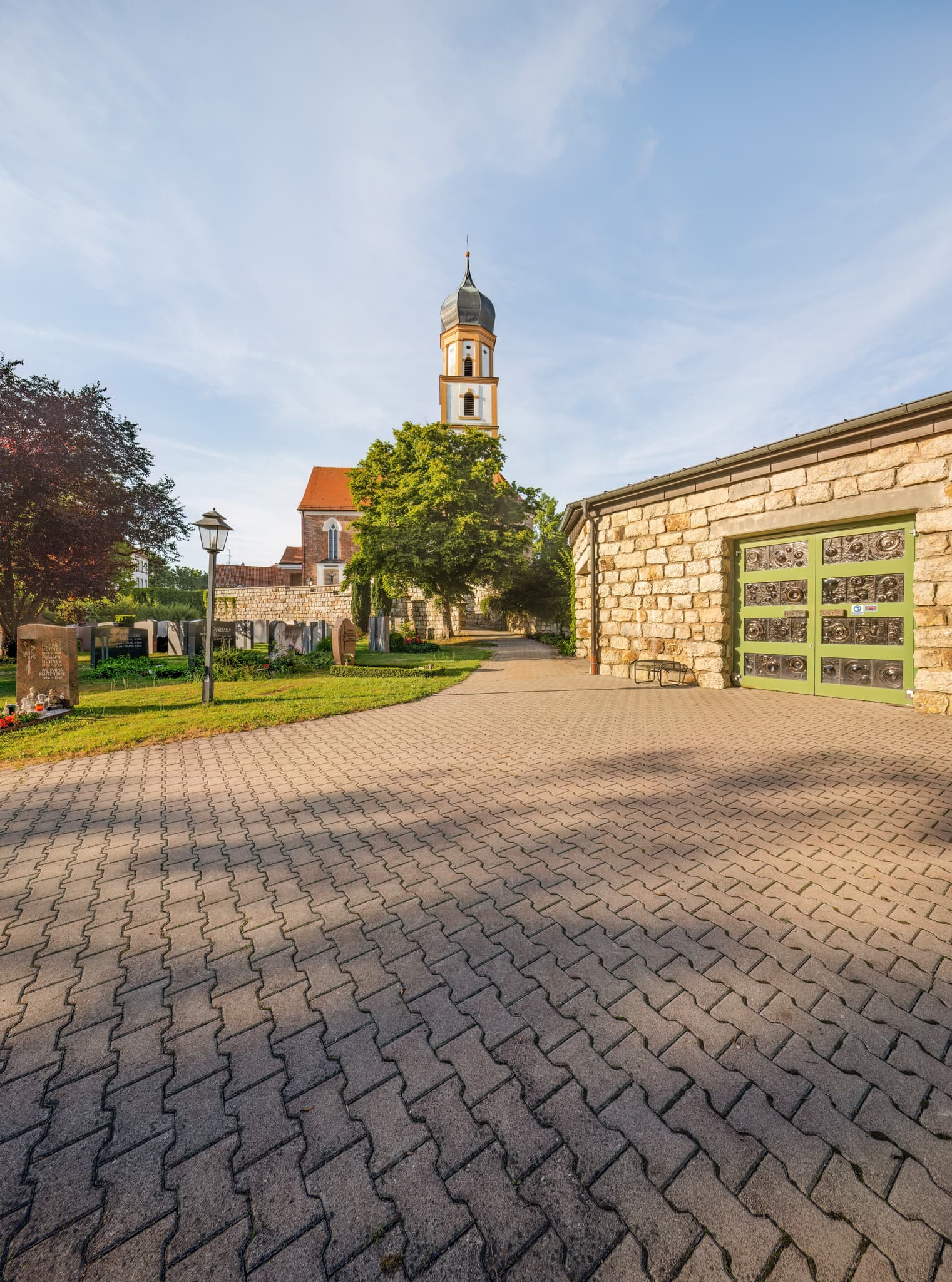 Friedhofskirche St. Michael in Bad Griesbach, Passau, Niederbayern, Bayern, Deutschland. Die Kirche liegt im Passauer Land.