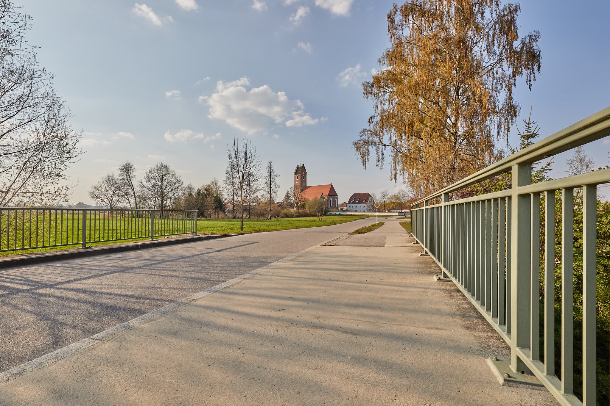 Brückenansicht in Oberdietfurt, Gemeinde Massing, Landkreis Rottal-Inn, Niederbayern, Region Holzland, Deutschland.