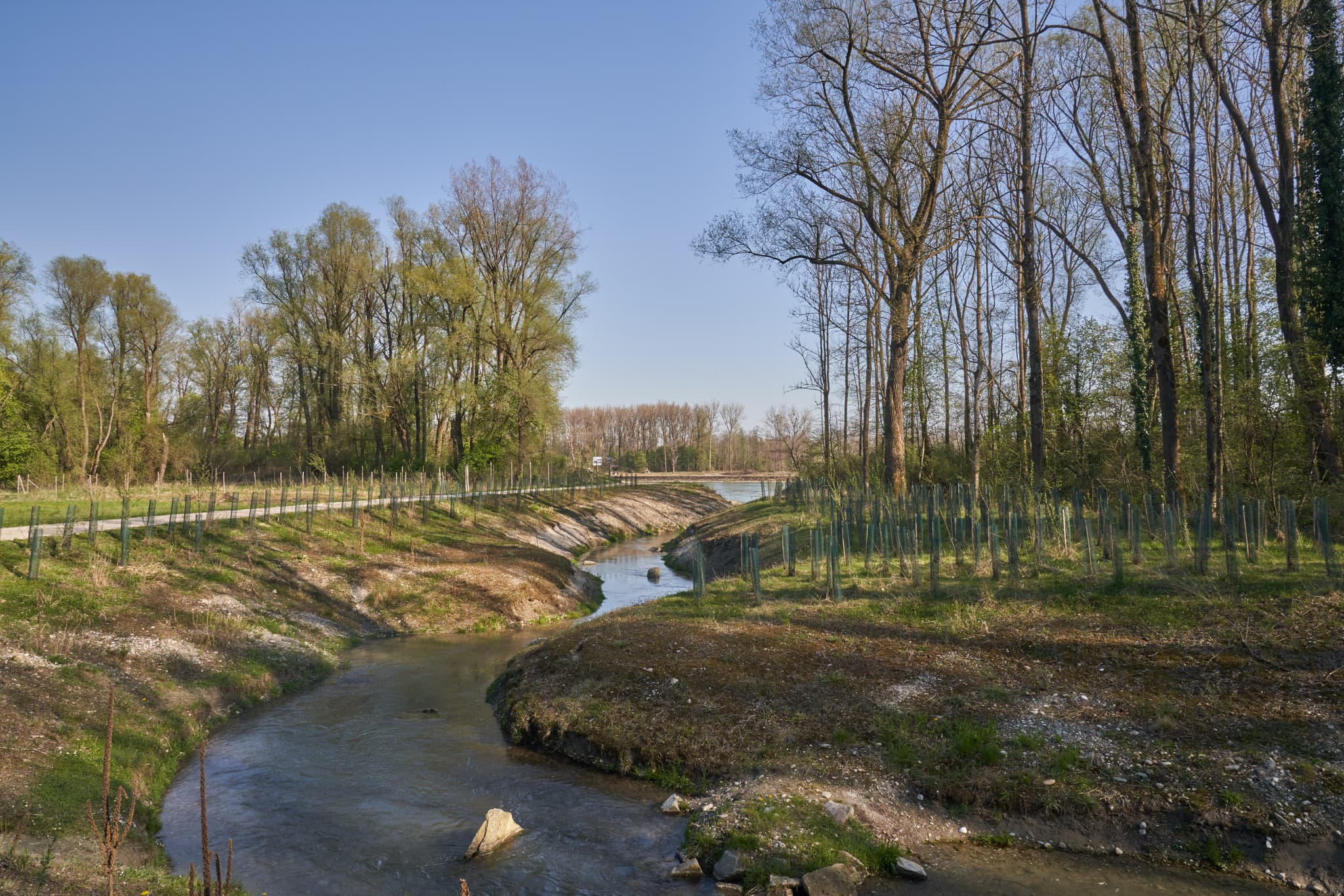 Die Fischtreppe am Inn Kraftwerk in Stammham, Landkreis Altötting, Oberbayern. Sie dient der Fischwanderung und zeigt die Natur der Inn-Salzach Region.
