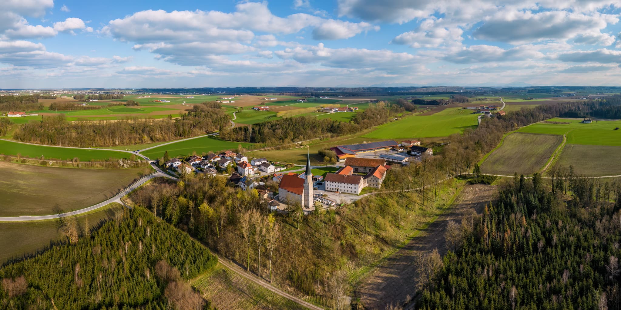 Mauerberg, Luftbild, Drohne, Panorama, Pfarrkirche St. Staphan, Gemeinde Garching, Landkreis Altötting, Oberbayern, Bayern, Deutschland