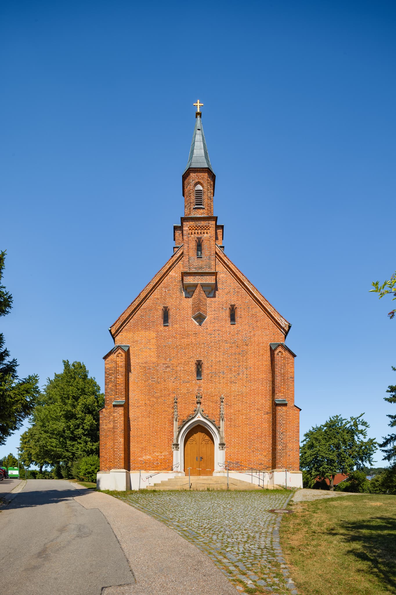 Backsteinkirche Maria Schutzder Christen in Kronberg, Bad Griesbach, Passau, Niederbayern, Deutschland. Kronberger Kirche