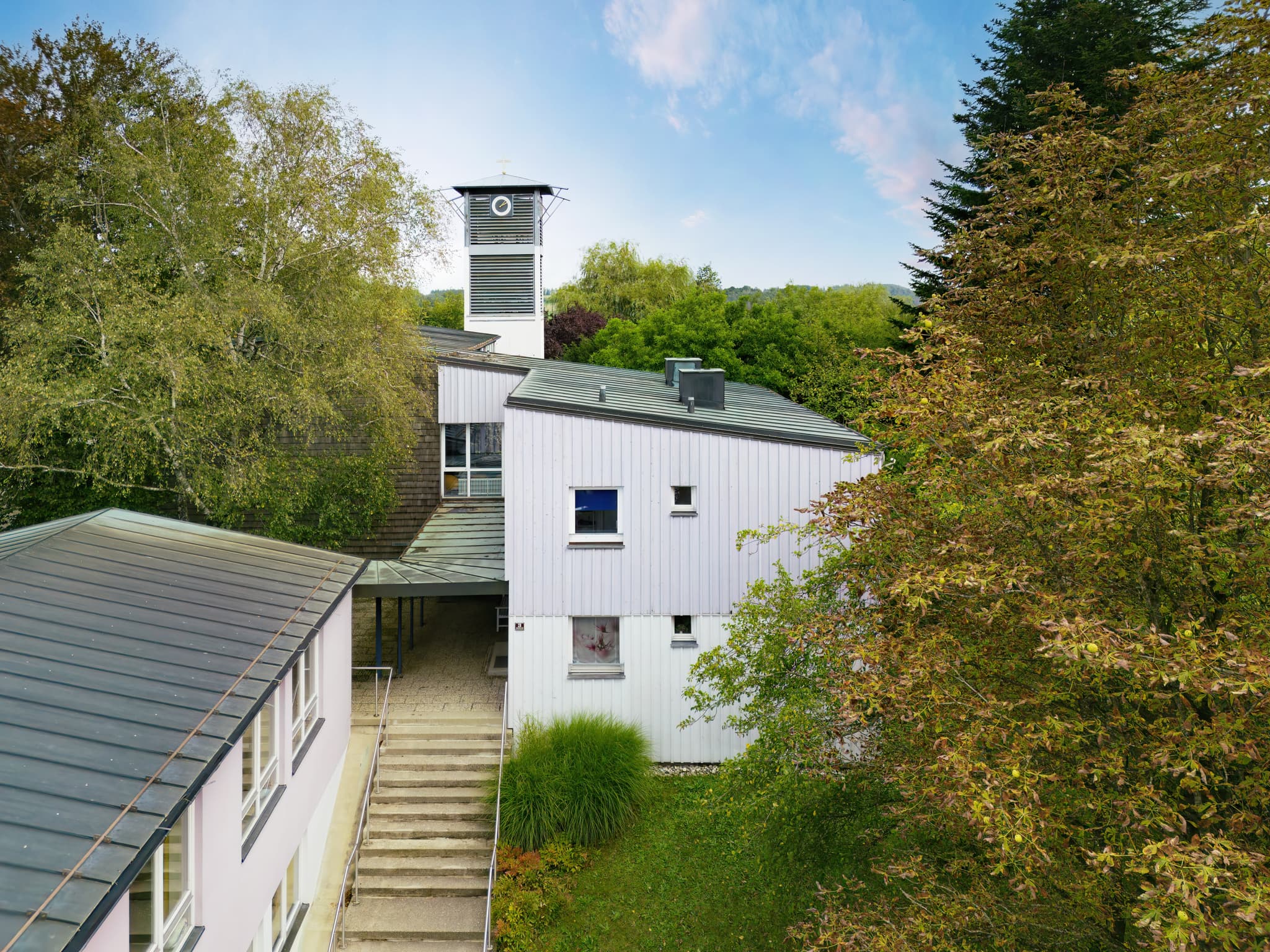 Entdecken Sie die Evangelisch-Lutherische Kirchengemeinde St. Johannes in Bad Griesbach im Rottal, Landkreis Passau, Niederbayern, Deutschland.