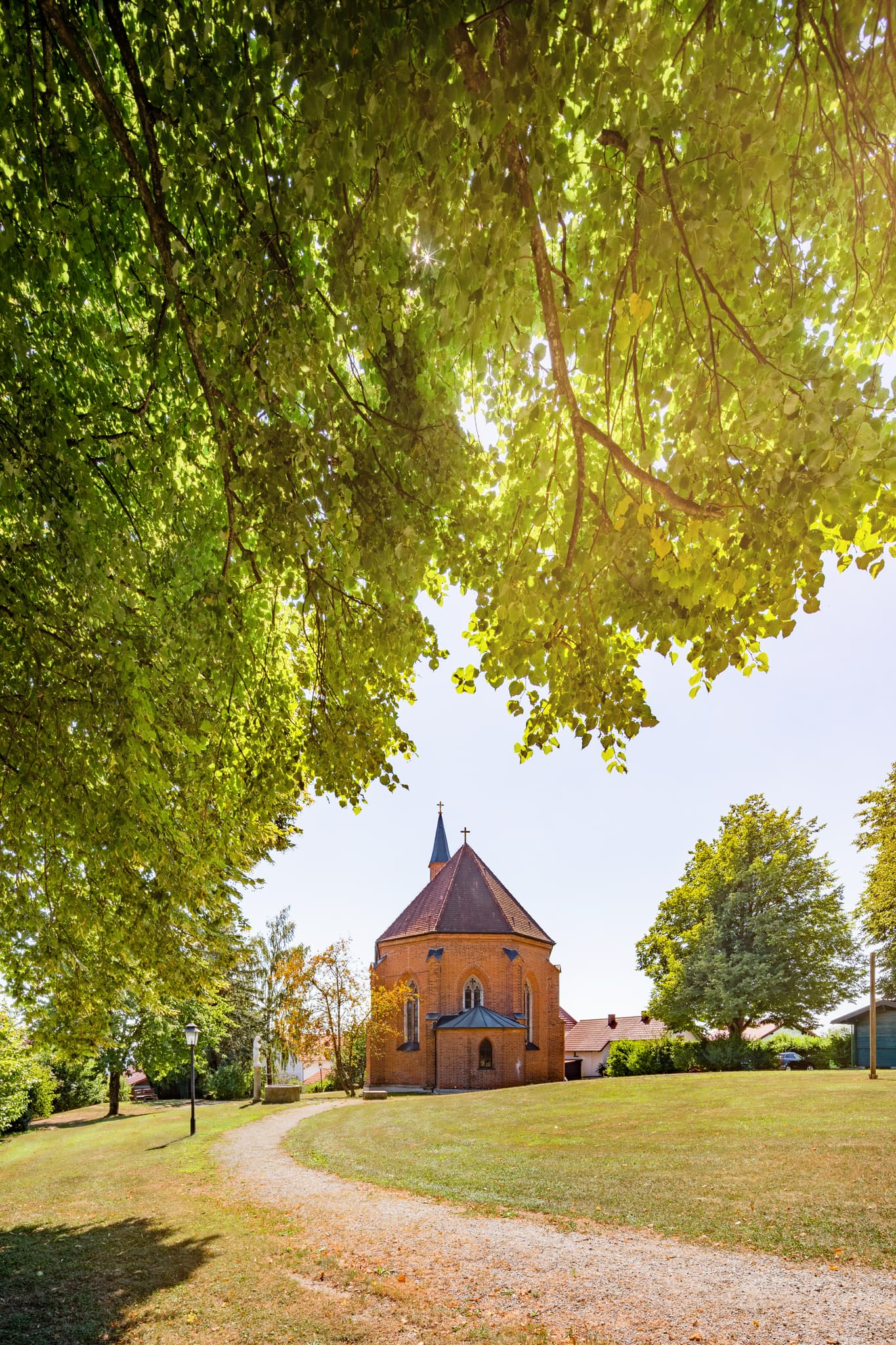 Backsteinkirche Maria Schutzder Christen in Kronberg, Bad Griesbach, Passau, Niederbayern, Deutschland. Kronberger Kirche