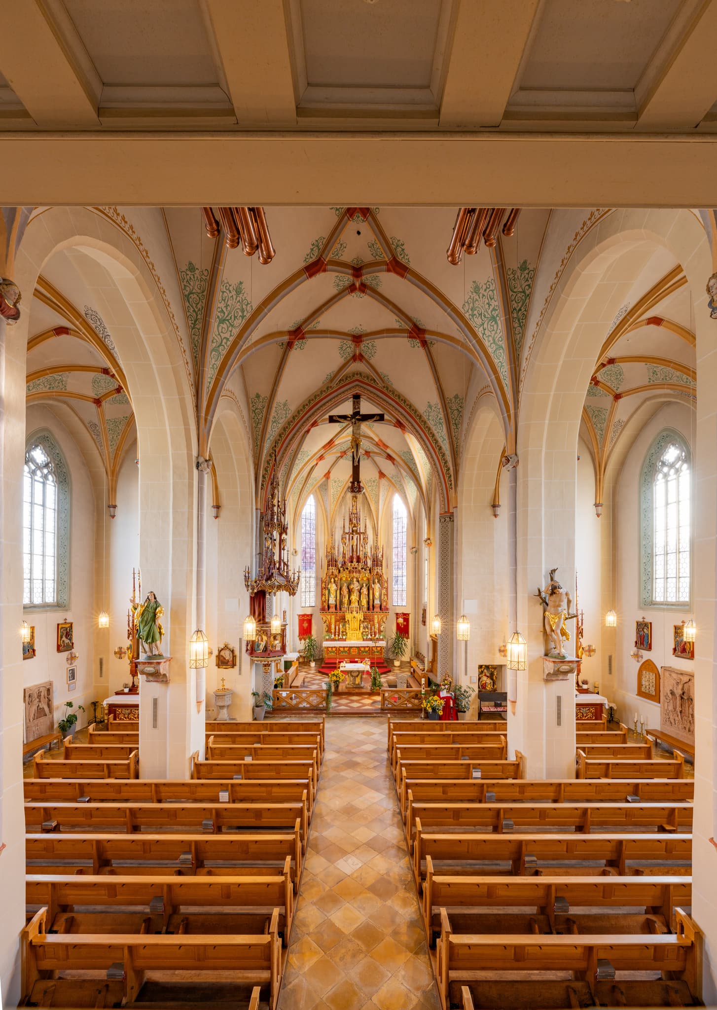 Innenansicht der Pfarrkirche St. Stephanus in Triftern, Landkreis Rottal-Inn, Niederbayern, Holzland, Bäderdrieck, Bayern, Deutschland.