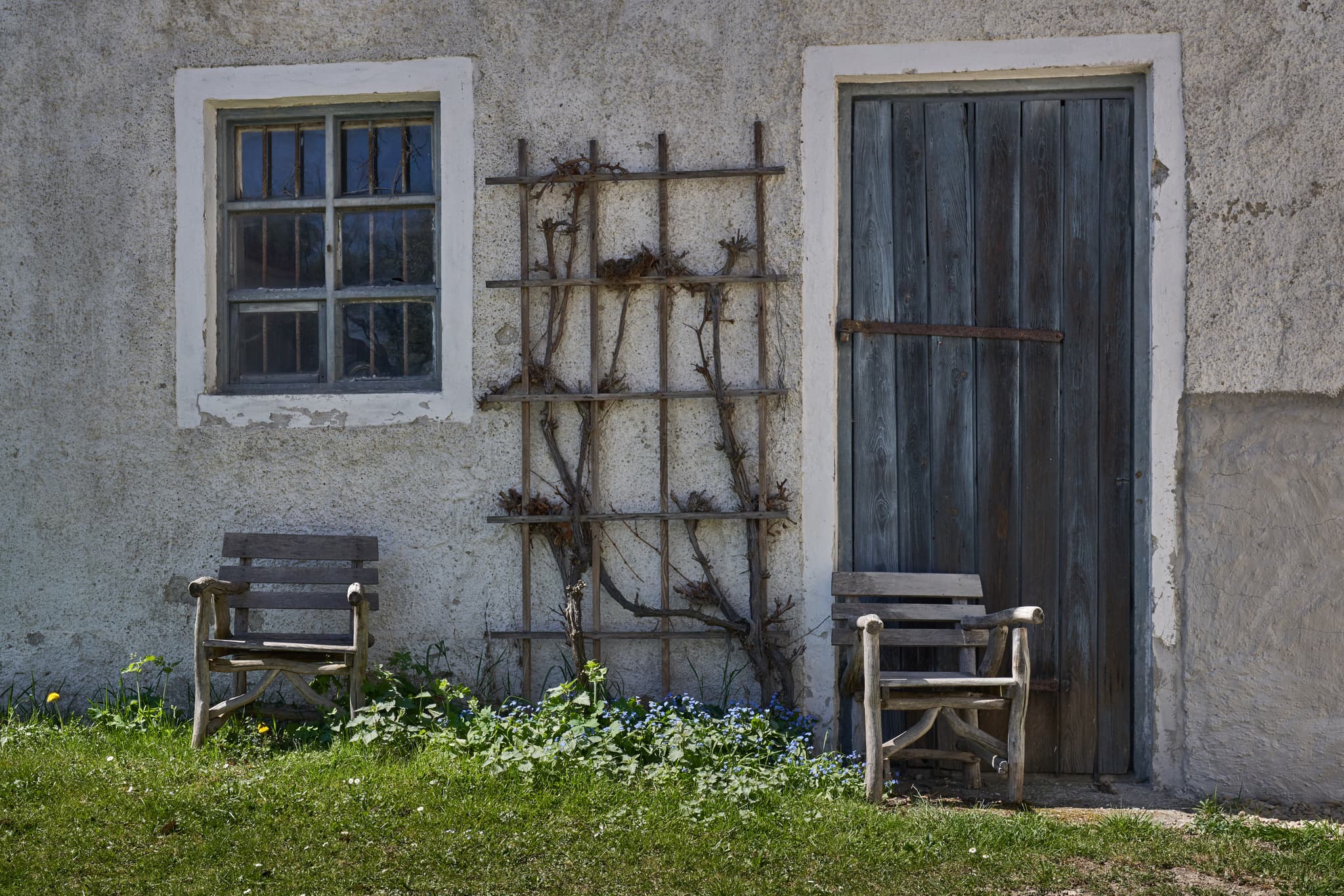 Detailaufnahme eines Herrenhauses in Engfurt, Landkreis Töging am Inn, Oberbayern, Deutschland, gelegen in der malerischen Region Inn-Salzach.