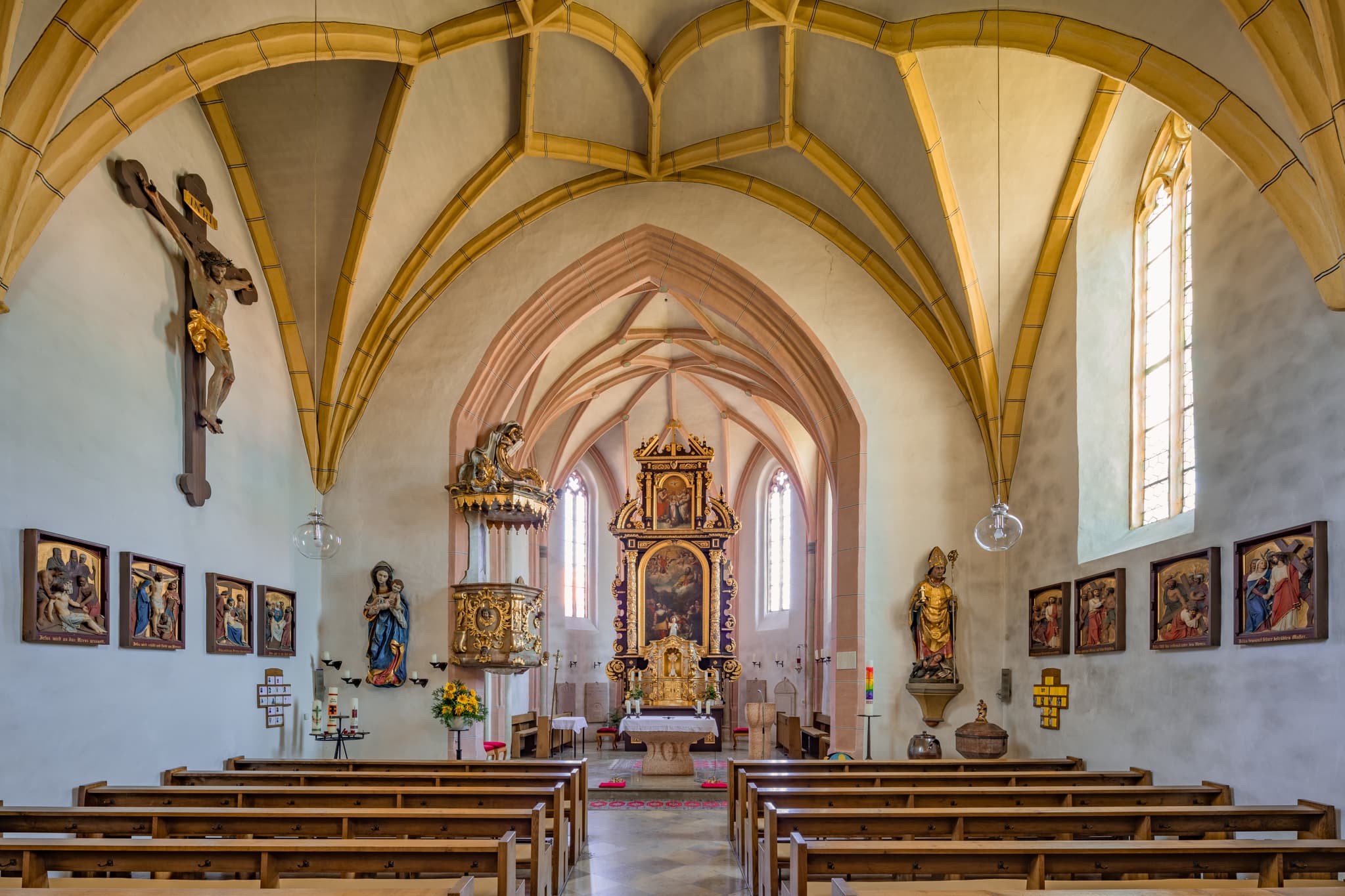 Erkunden Sie die Pfarrkirche St. Valentin in Reutern, einem Ortsteil von Bad Griesbach im Landkreis Passau, Niederbayern, Deutschland, bekannt im Bäderdreieck.