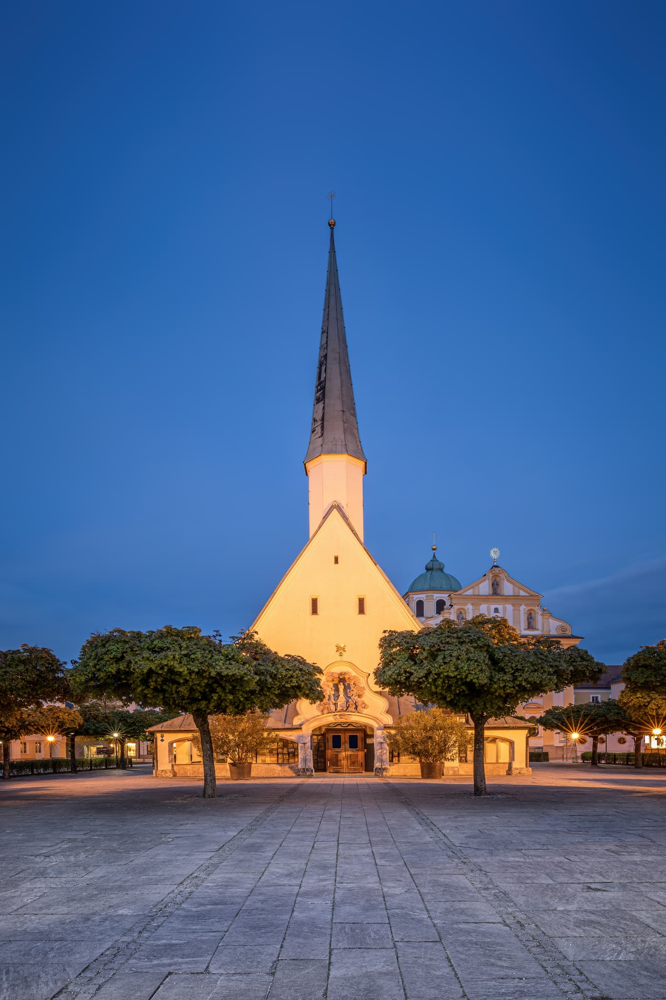 Gnadenkapelle am Kapellplatz in Altötting, Landkreis Altötting, Oberbayern. Dieses wichtige Heiligtum liegt in der Region Inn-Salzach, Deutschland.