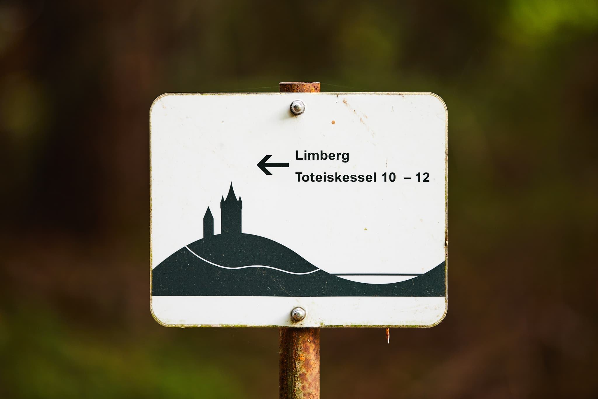 Todeiskesselweg, Haager Land, Haag, Mühldorf am Inn, Oberbayern. Typische Natur in Region Inn-Salzach, Deutschland.