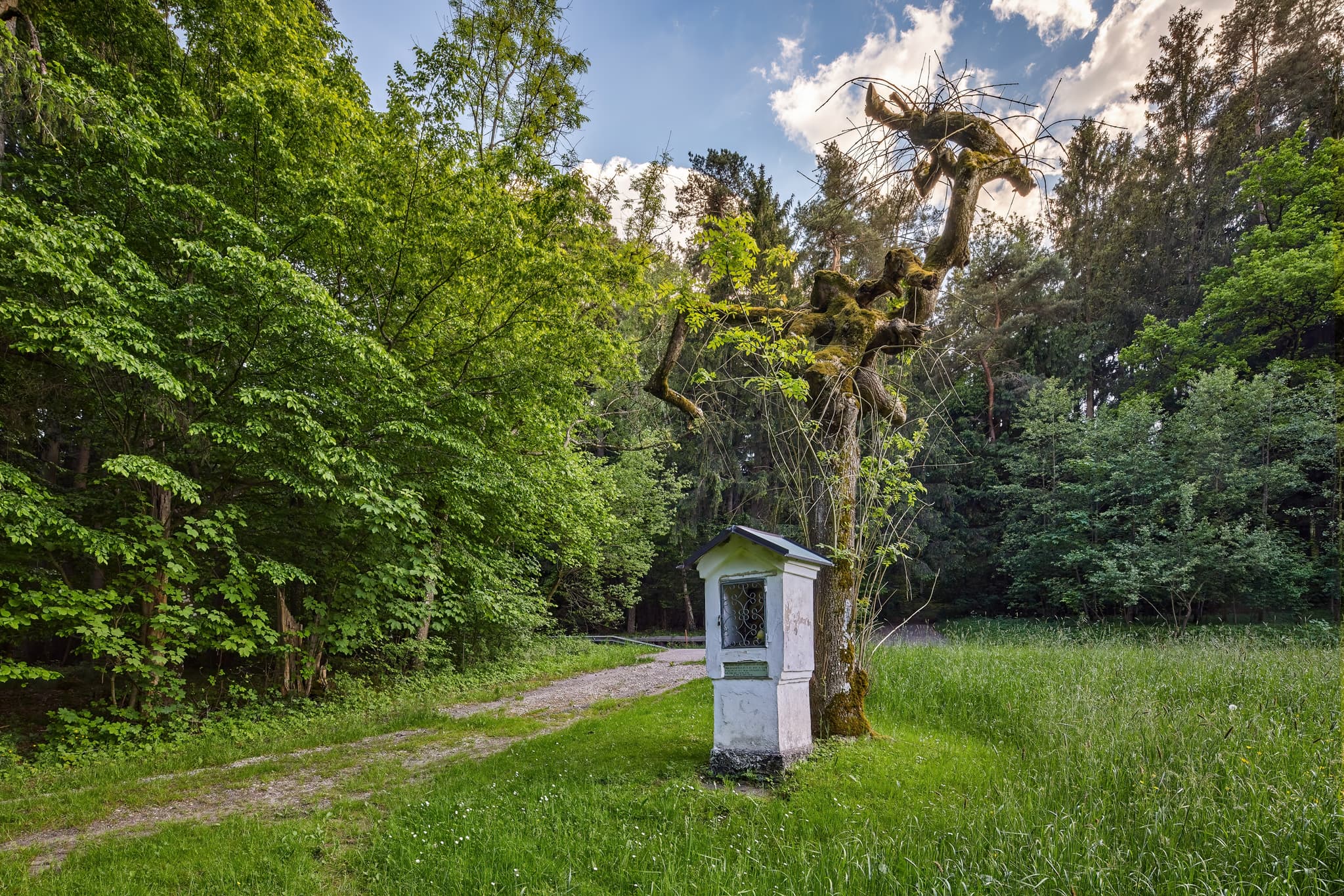 Engfurt Kreuzweg in Töging, Landkreis Altötting. Entdecke die Schönheit Oberbayerns in der Region Inn-Salzach, Deutschland.