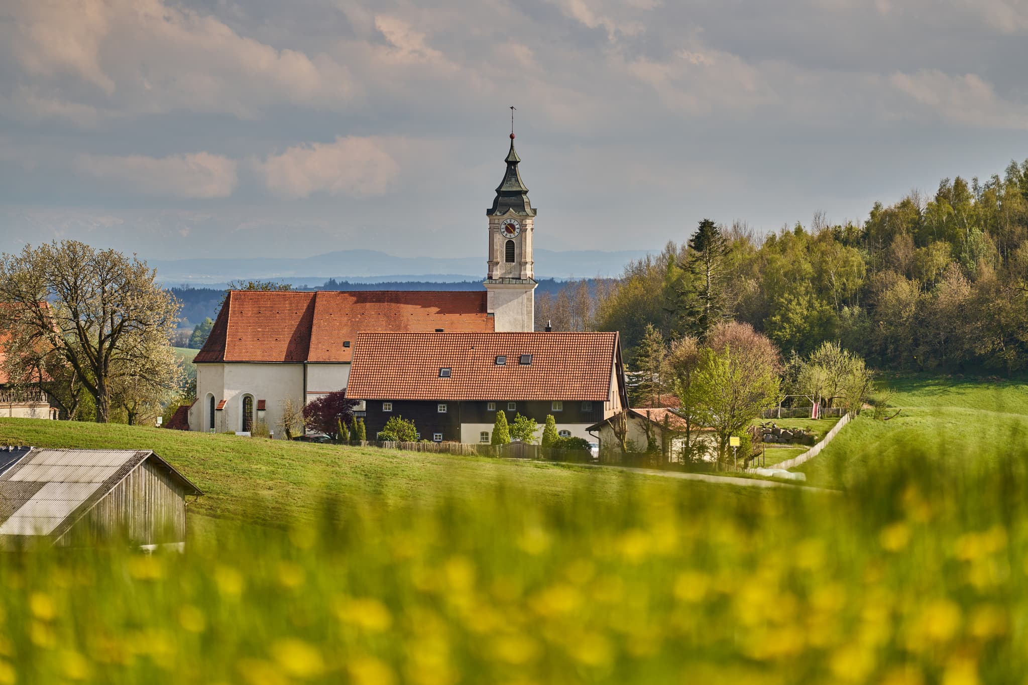 St. Wolfgang, Frühling bei Bad Griesbach, Gemeinde im Landkreis Passau, Niederbayern, Donau-Wald, Deutschland.