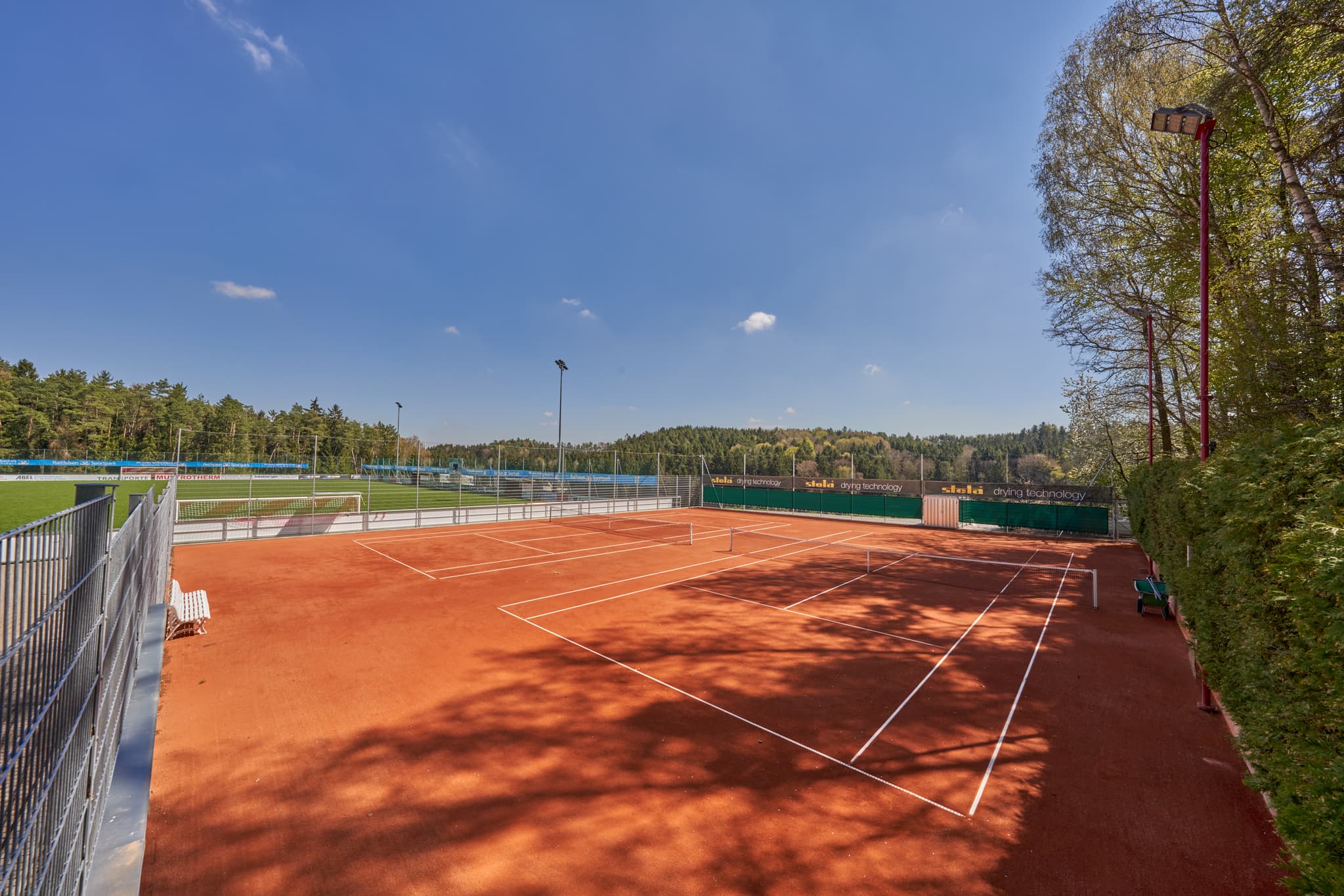 Tennisplätze in Erlbach, Gemeinde Altötting, Landkreis Altötting, Oberbayern, Inn-Salzach-Region, Bayern, Deutschland.