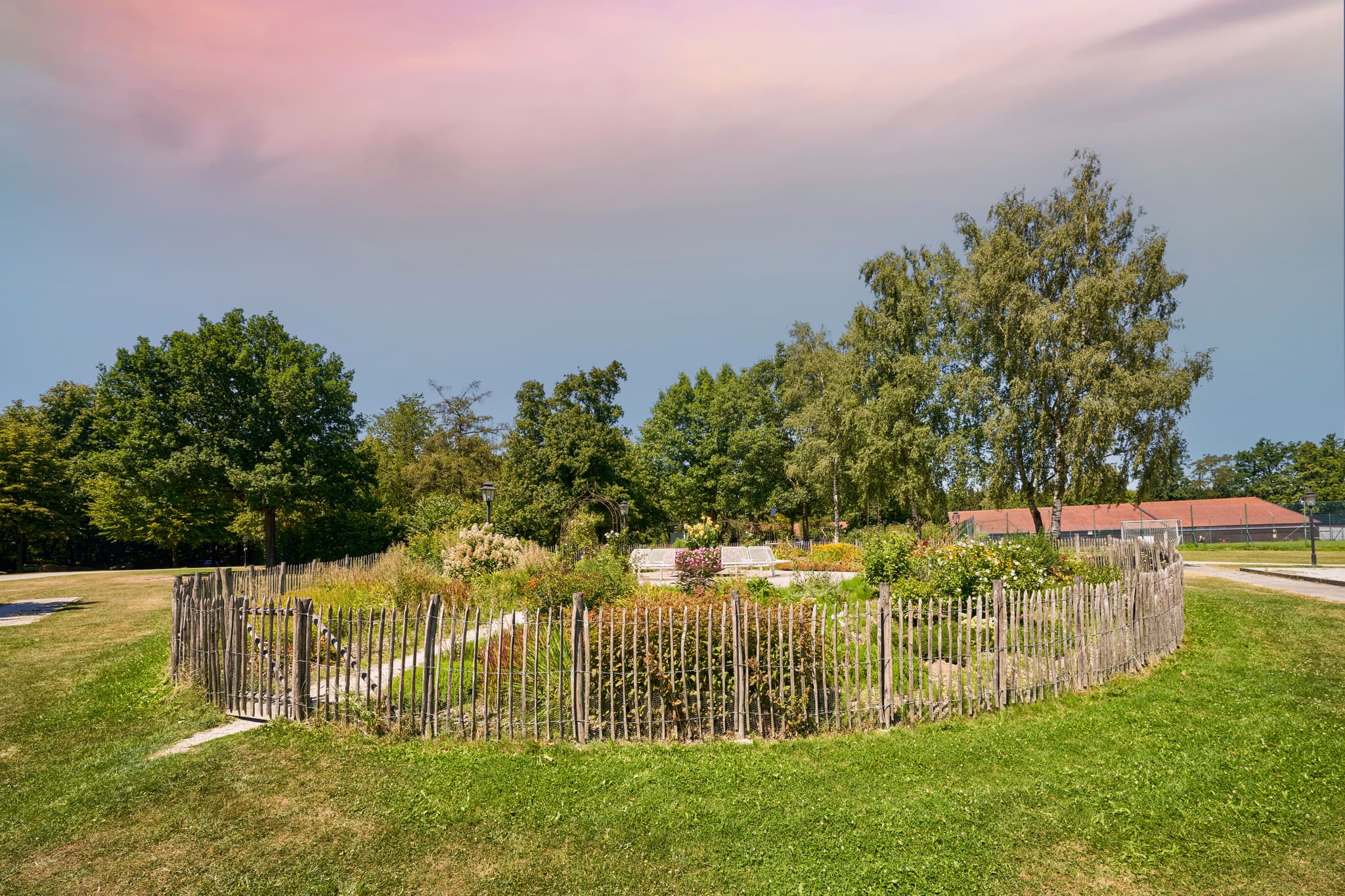 Idyllischer Kurpark in Bad Griesbach, Landkreis Passau, Niederbayern. Entdecke die Schönheit der Rottal-Region. Perfekt für Erholungssuchende.
