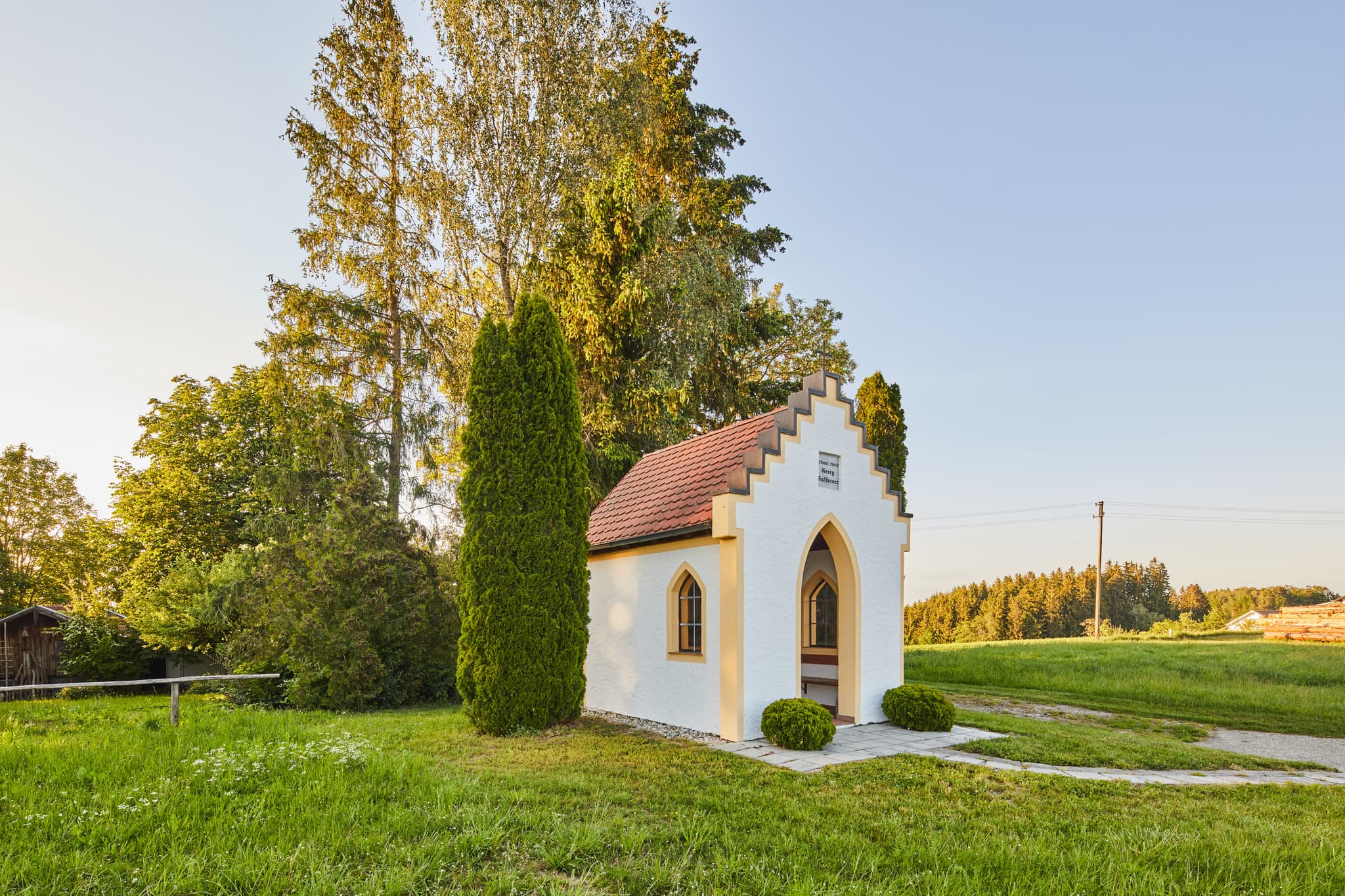 Georg Gaßlbauer Kapelle, Strass Niedertaufkirchen, Mühldorf am Inn, Oberbayern. Kapelle an der Abzweigung Nonnberg-Massing, Pleiskirchen, Neumarkt St. Veit.