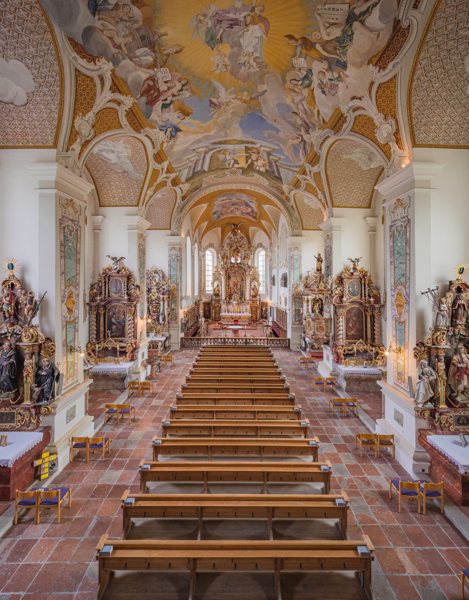 Die prachtvolle St. Salvator Klosterkirche Heilige Dreifaltigkeit in Bad Griesbach, Landkreis Passau, Niederbayern. Ein Juwel im Rottal, Deutschland.