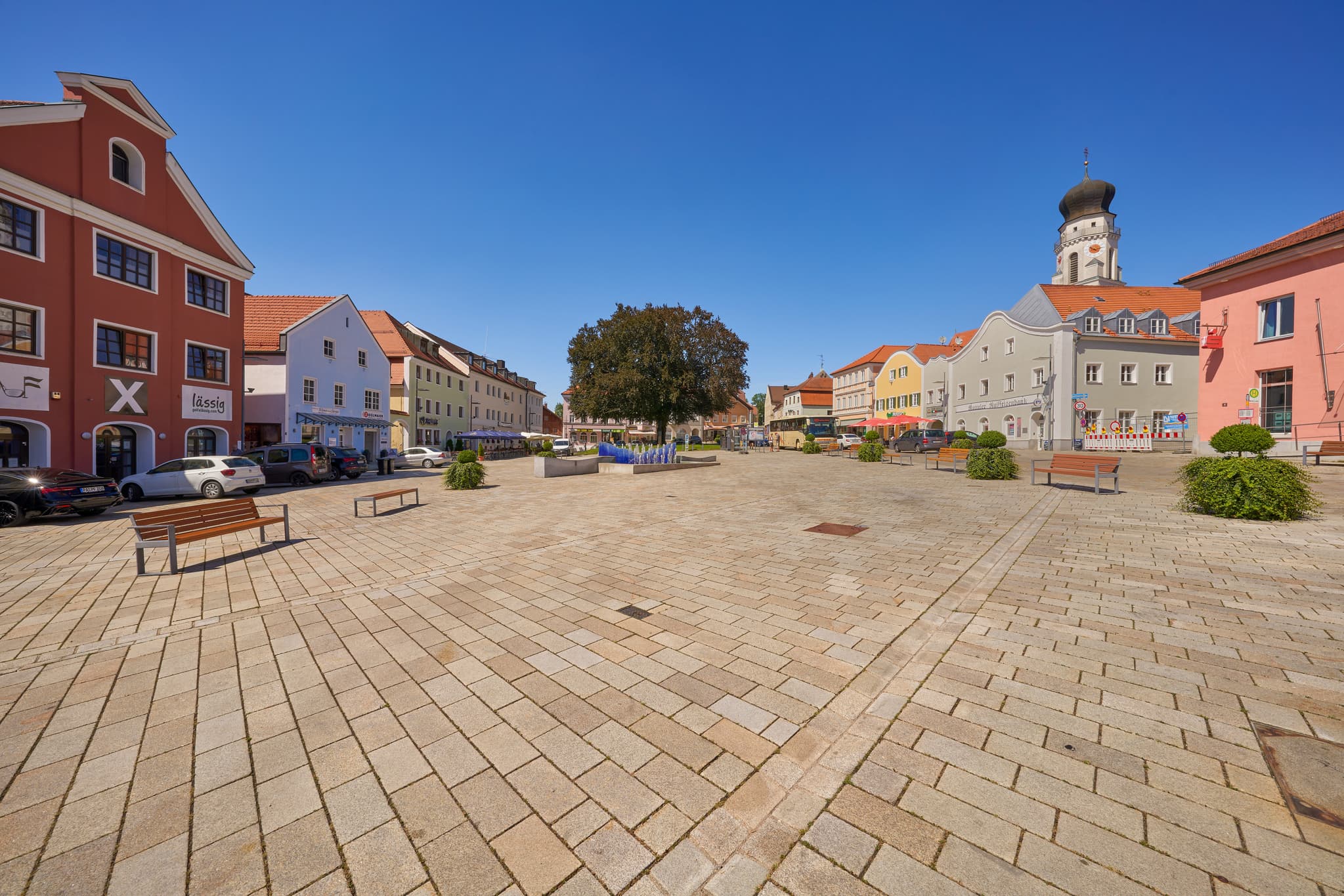 Malerischer Stadtplatz in Bad Griesbach im Rottal, Landkreis Passau, Niederbayern. Entdecke diesen charmanten Ort.