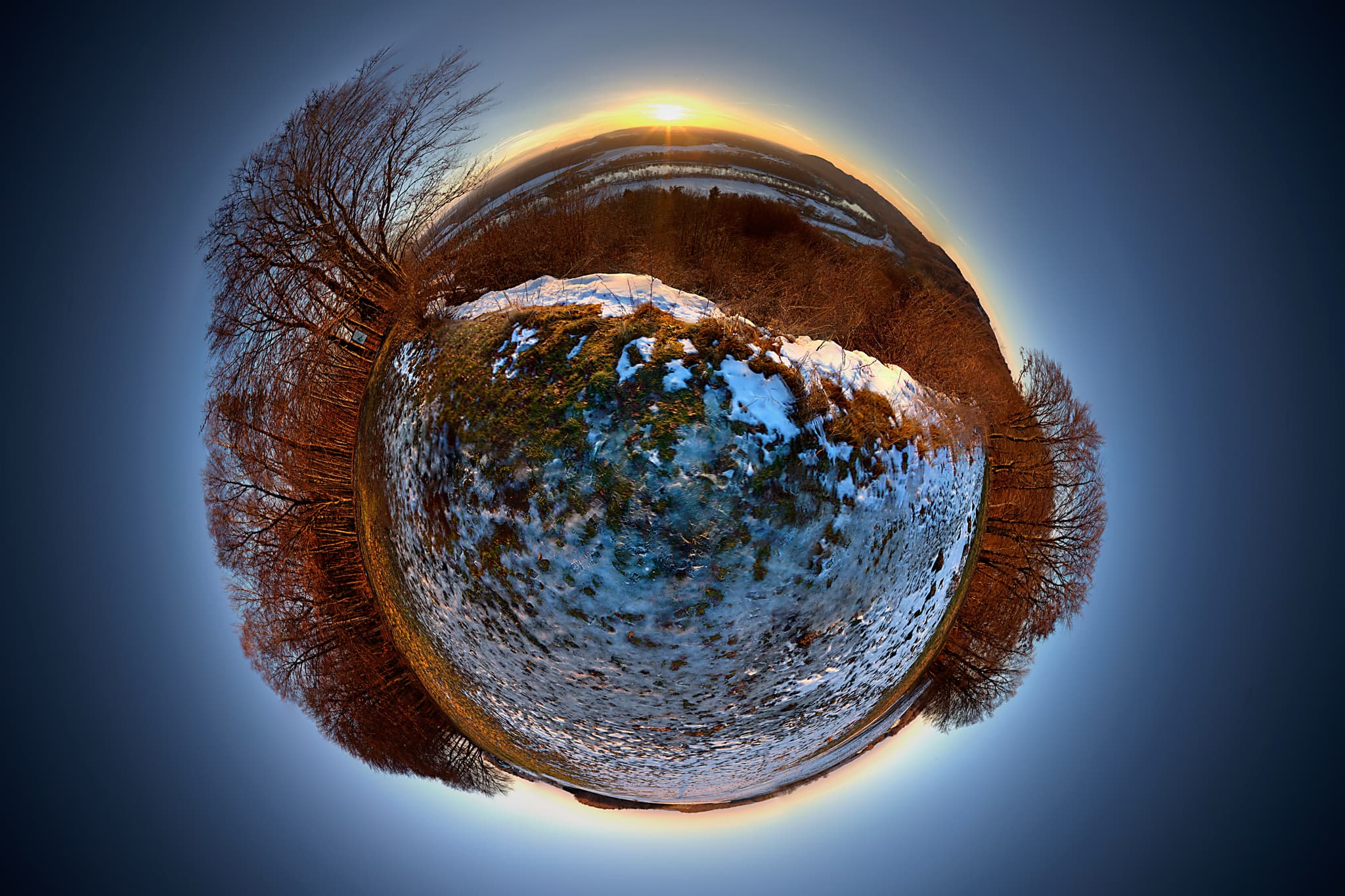 Winterliche Little Planet Ansicht der Aussicht in Gassen, Marktl am Inn, Landkreis Altötting, Oberbayern, Region Inn-Salzach, Deutschland.