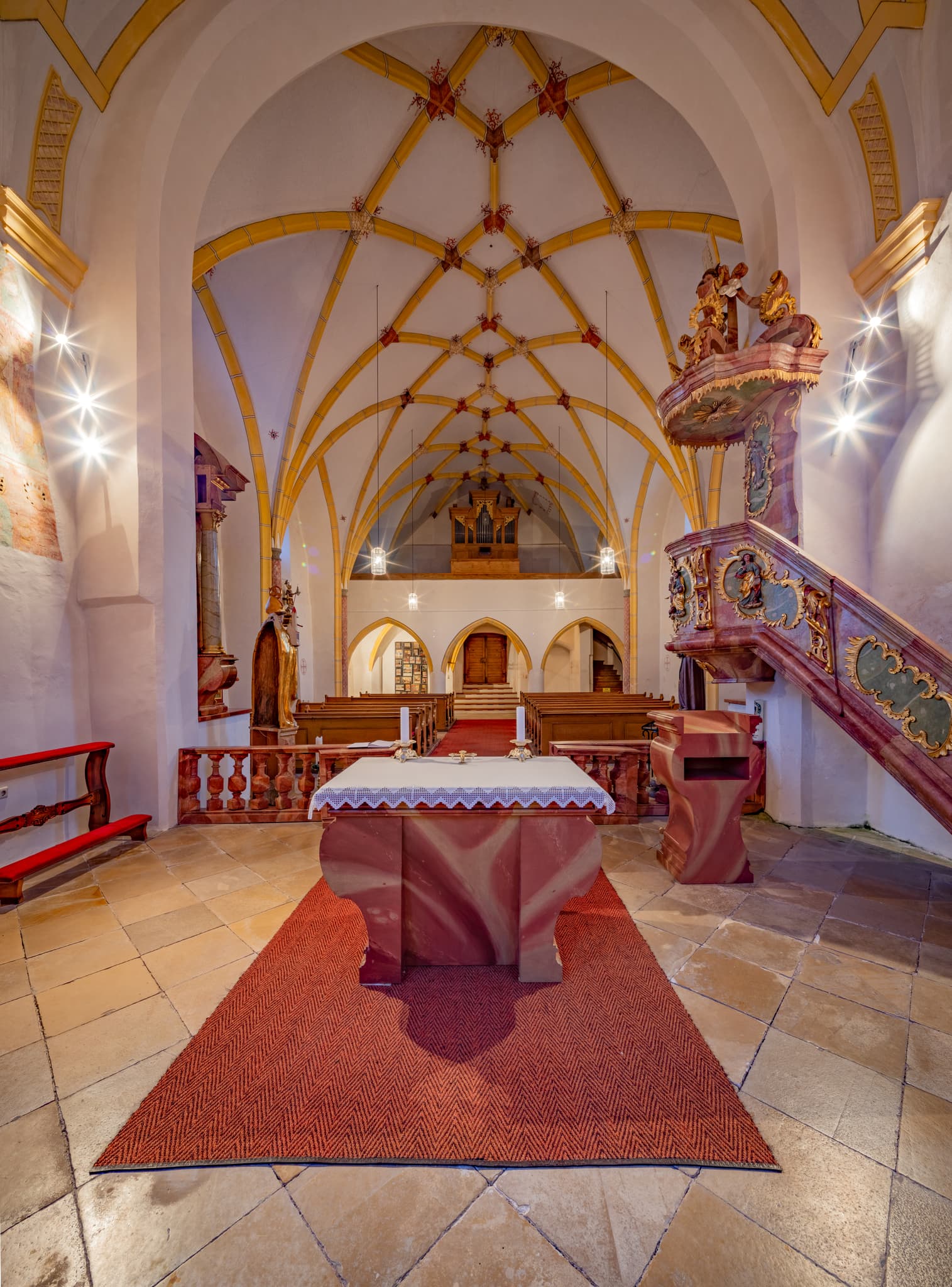 Wallfahrtskirche St. Wolfgang in Bad Griesbach, Landkreis Passau, Niederbayern. Bedeutendes religiöses Denkmal im Bäderdreieck, mit reicher Geschichte.