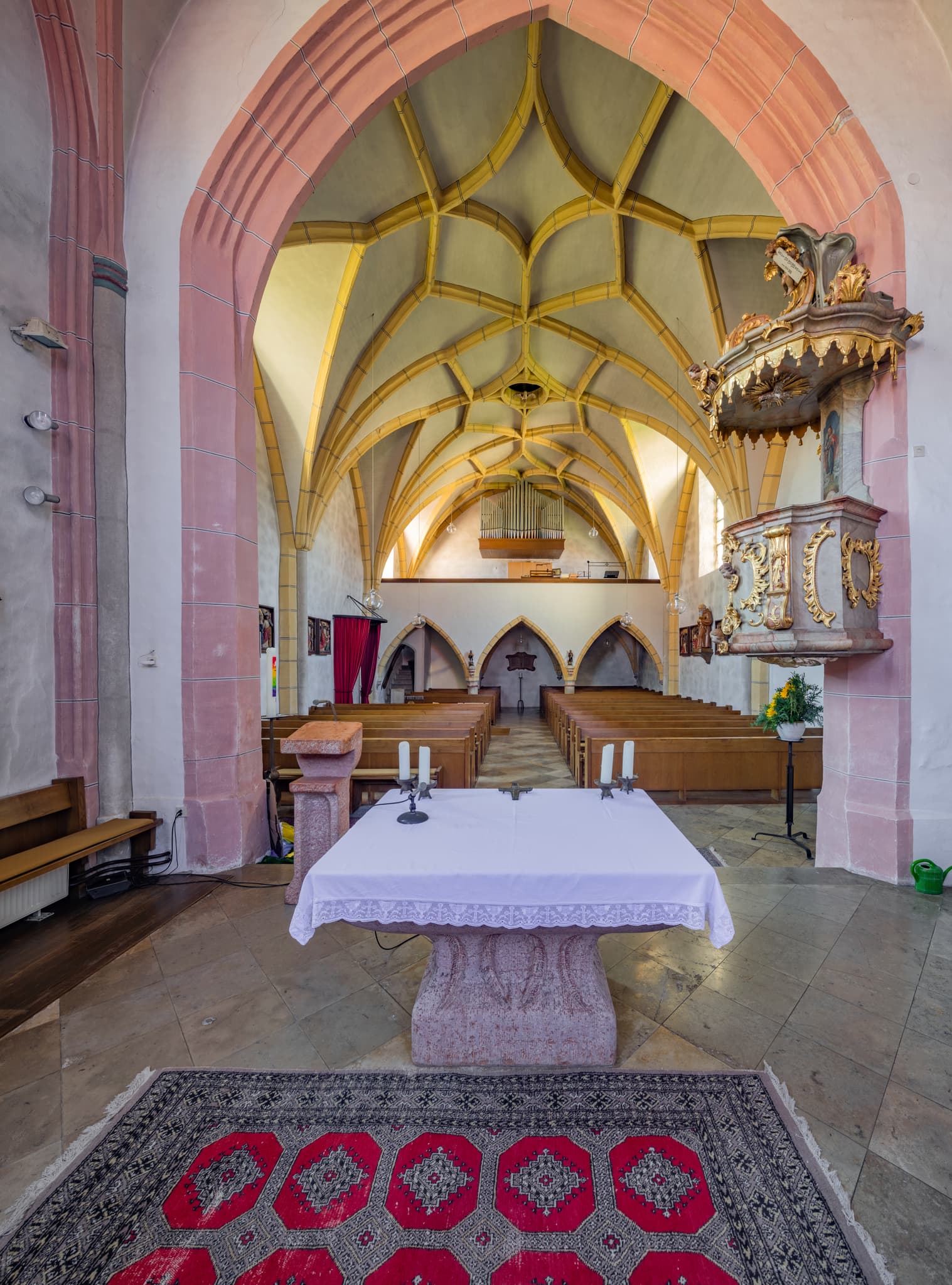 Pfarrkirche St. Valentin in Reutern, Bad Griesbach, Landkreis Passau, Niederbayern. Entdecken Sie dieses Gotteshaus im Herzen des Bäderdreiecks in Deutschland.