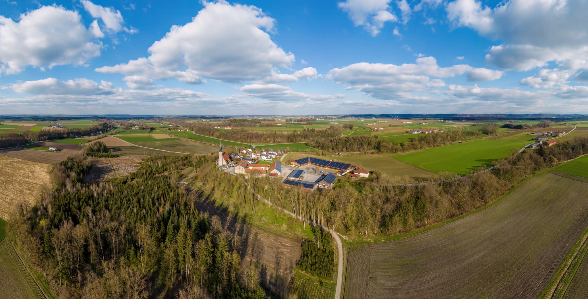 Mauerberg, Luftbild, Drohne, Panorama, Pfarrkirche St. Staphan, Gemeinde Garching, Landkreis Altötting, Oberbayern, Bayern, Deutschland