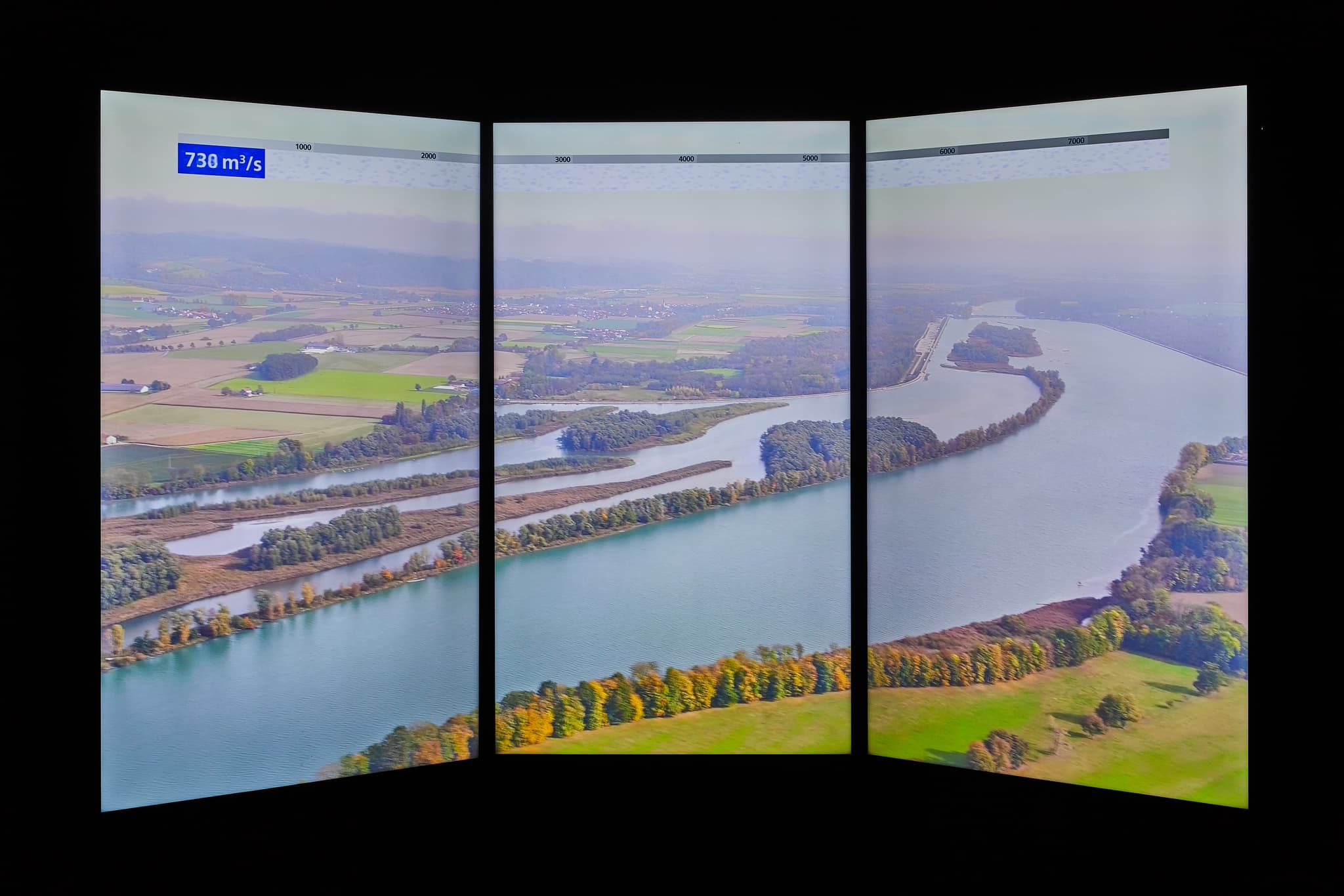 Video zum Europareservat nahe Mining im Bezirk Braunau am Inn, Oberösterreich. Der Fluss windet sich durch Felder und Wälder im Innviertel, Österreich.