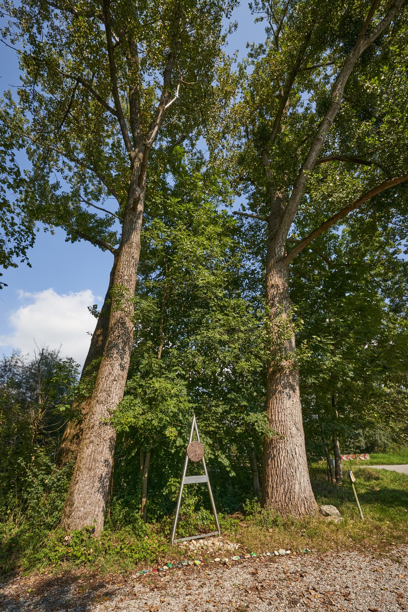 Pilgerstation hinter Isenkraftwerk in Enhofen, Winhöring, Landkreis Altötting, Oberbayern. Teil der Region Inn-Salzach, Deutschland.