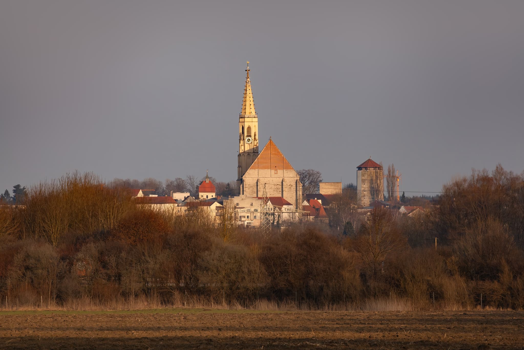 Blick von Unterholzhausen nach Neuötting, Landkreis Altötting, Oberbayern, Inn-Salzach, Deutschland.