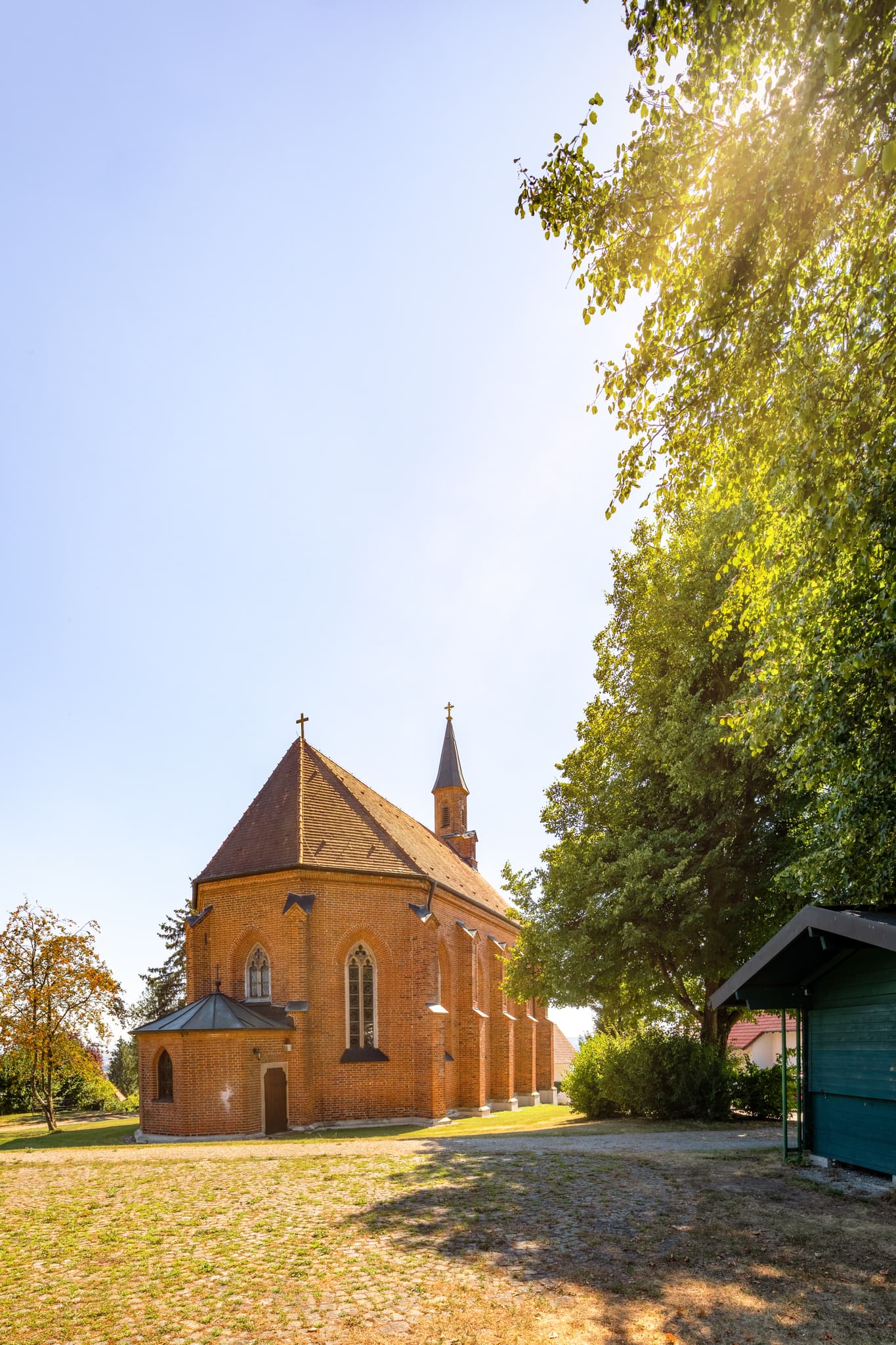 Backsteinkirche Maria Schutzder Christen in Kronberg, Bad Griesbach, Passau, Niederbayern, Deutschland. Kronberger Kirche