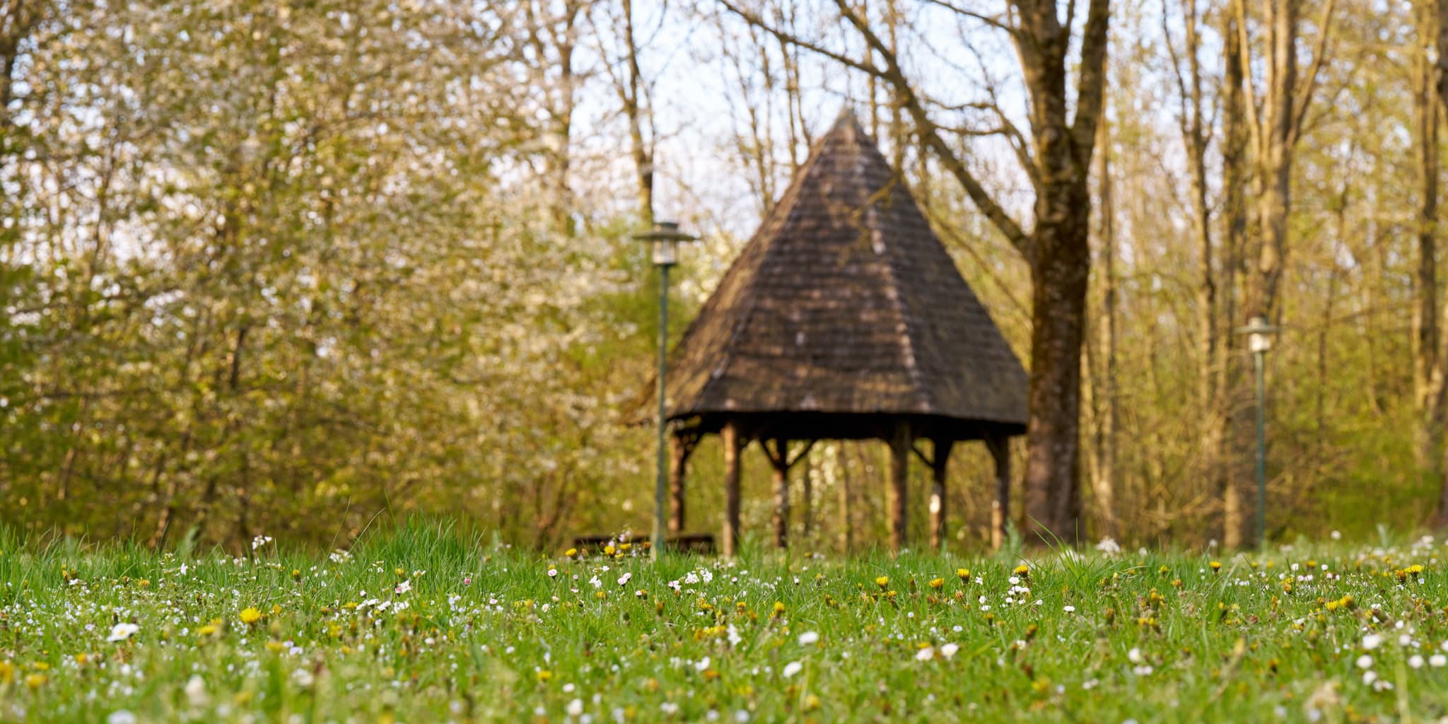 Pavillon am Lindenfeld in Bad Griesbach, Stadt Passau, Niederbayern, Bayern, Deutschland. Kleine Parkanlage an der Leithen.
