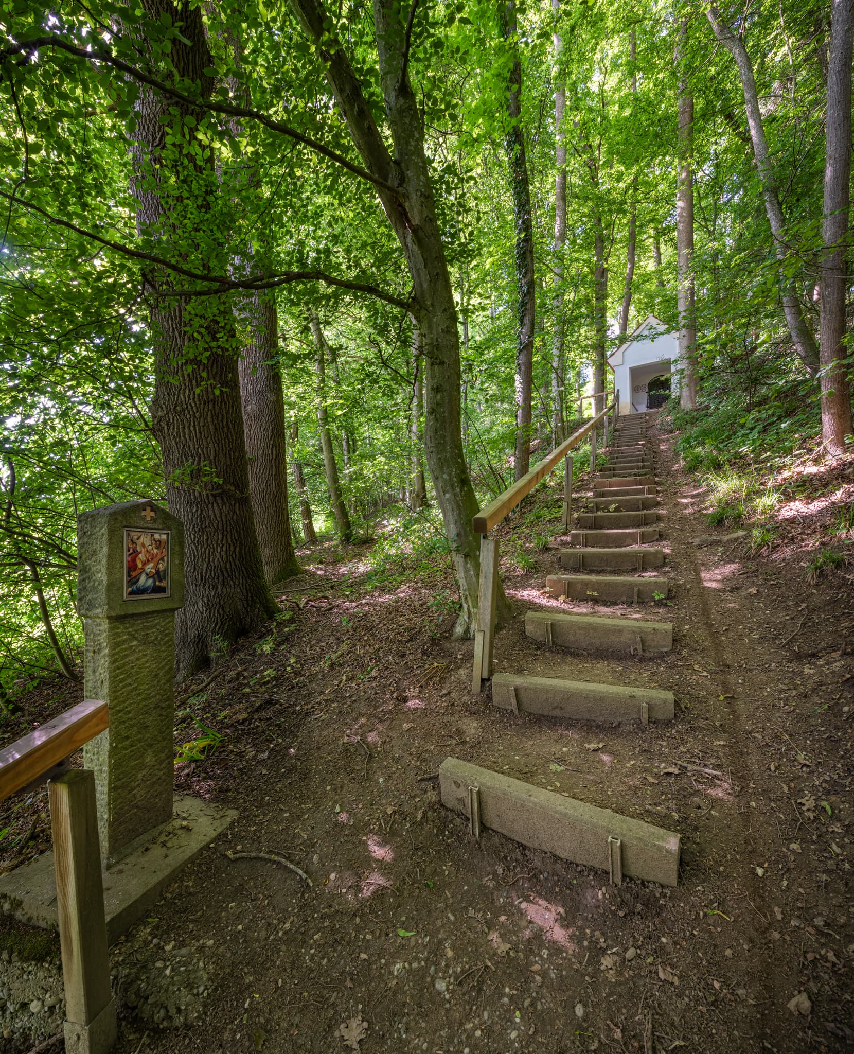Engfurt, Engfurter Kreuzweg in Töging am Inn, Landkreis Altötting, Oberbayern. Entdecke die Region Inn-Salzach in Deutschland.