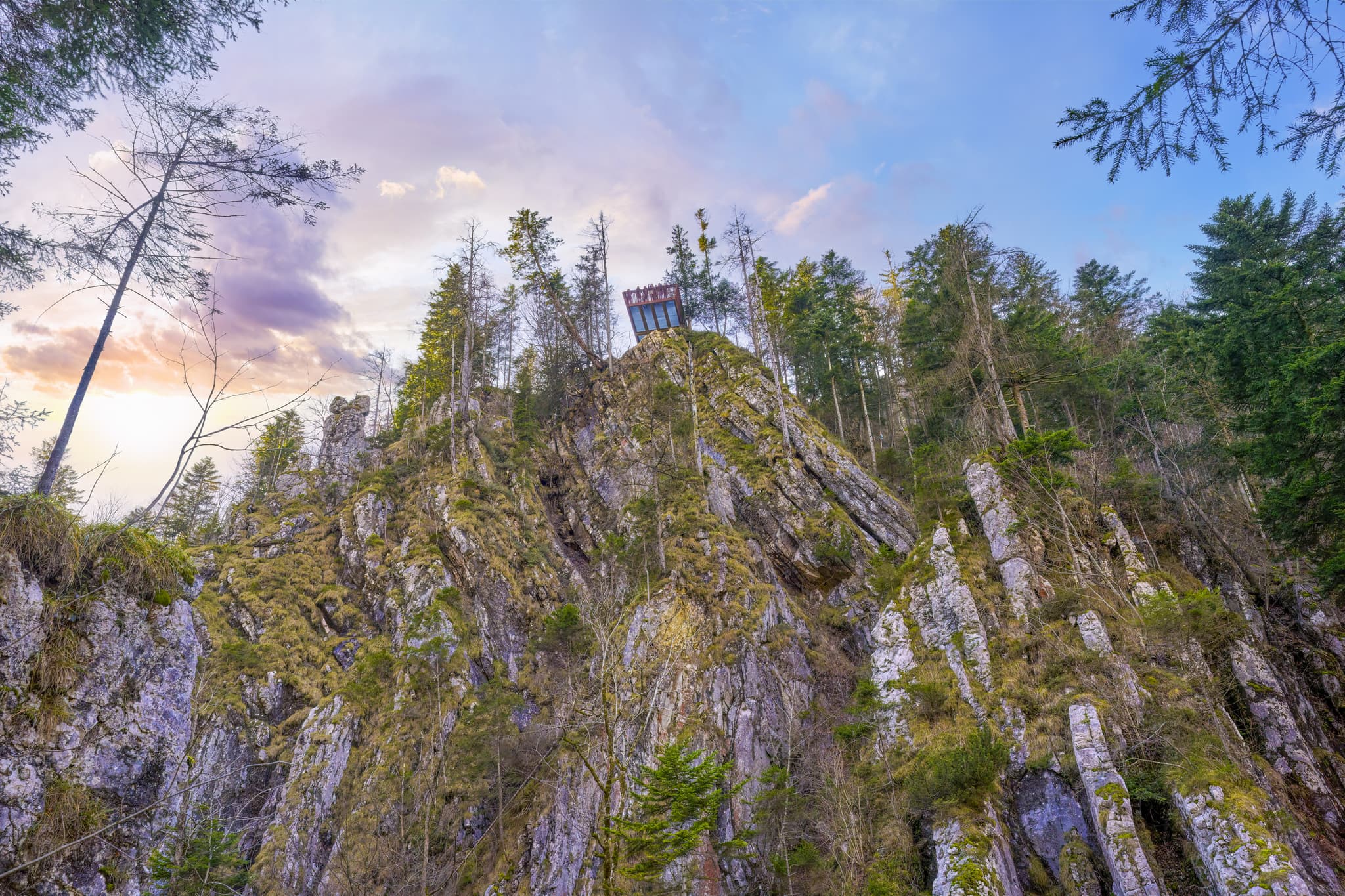Aussicht Eibenschlucht von unten mit Felslandschaft am Schmugglerweg in Klobenstein, Kössen, Kitzbühel, Tirol, Kitzbüheler Alpen, Österreich