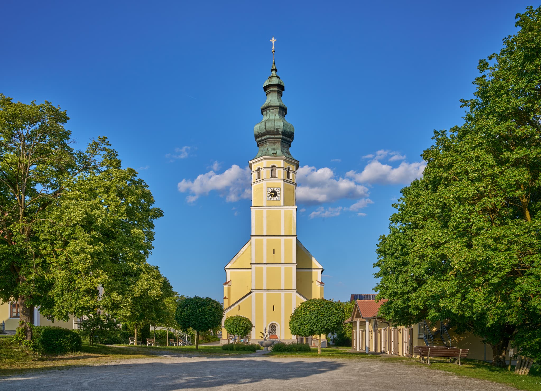 Die Wallfahrtskirche Mariä Himmelfahrt in Sammarei, Ortenburg, Landkreis Passau, Niederbayern, Region Donau-Wald, Deutschland.