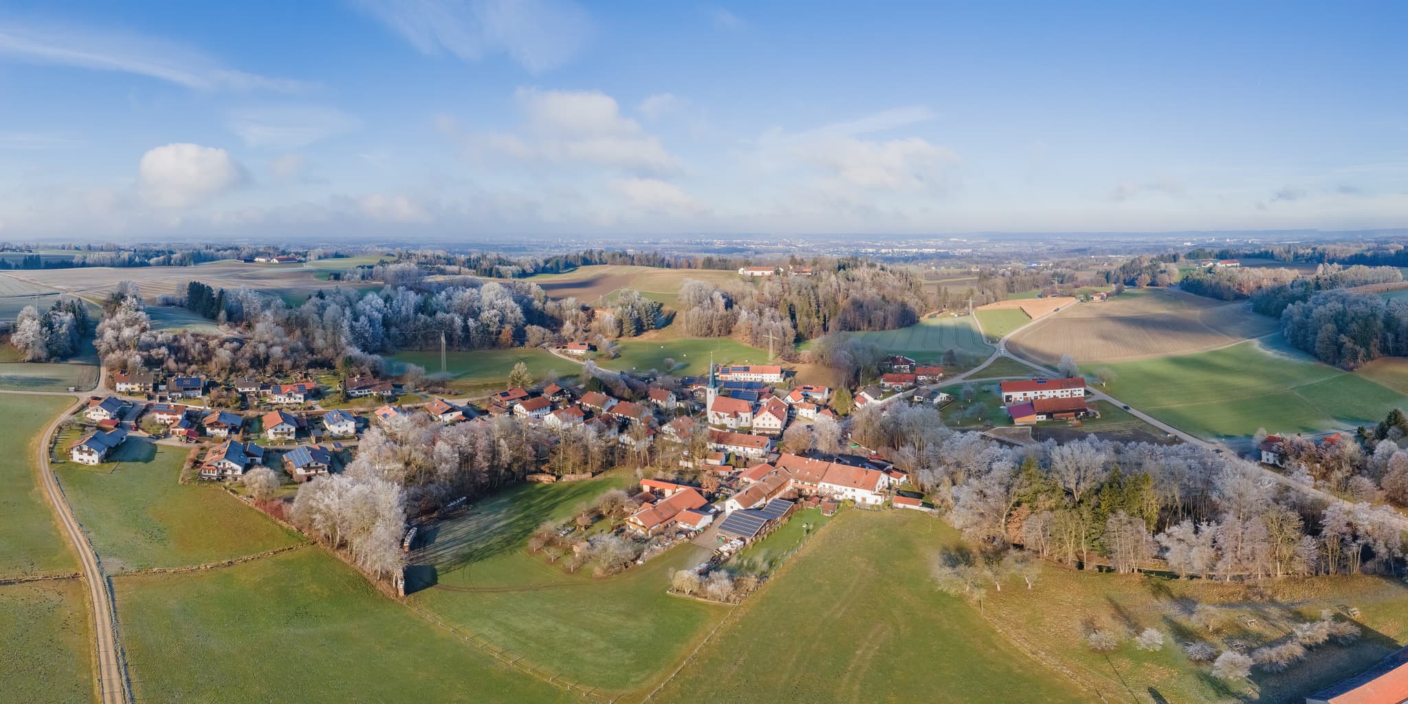 Luftbild Panorama Grünbach, Gemeinde Polling im Landkreis Mühldorf am Inn, Oberbayern, Deutschland. Frost in Grünbach.