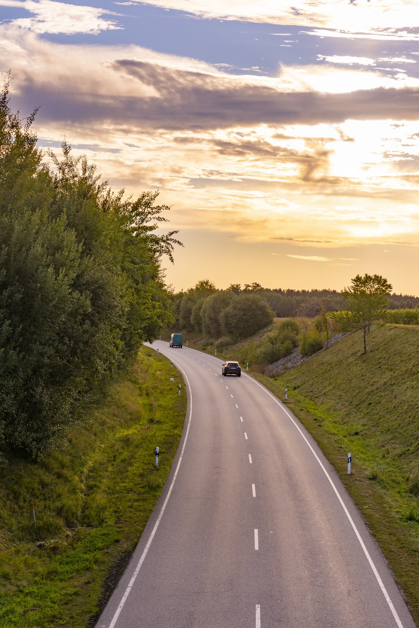 Siebengadern B388 in Gangkofen, Landkreis Rottal-Inn. Die Landschaft Niederbayerns im Holzland, Deutschland