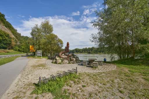 Nixe Isa am Donauradweg, Thyrnau bei Passau, Niederbayern