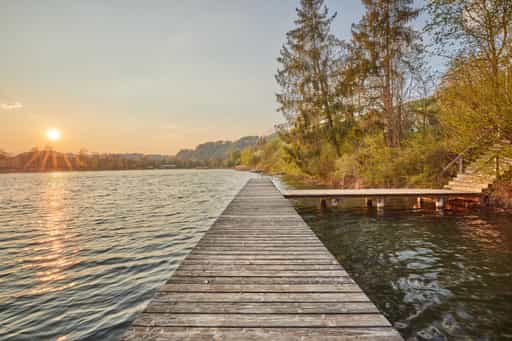 Langer Steg am See bei Marktl: Oberbayern, Inn-Salzach