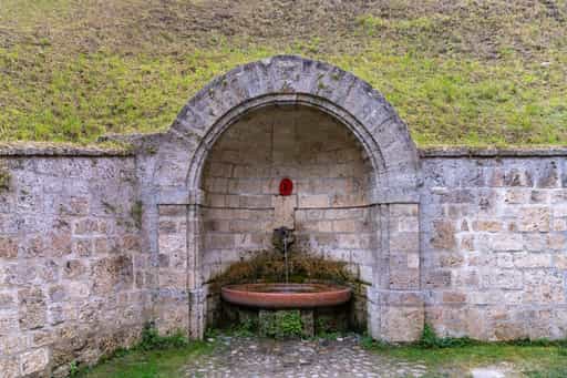 Brunnen links, Ponlach Kapelle Maria Brunn, Traunstein
