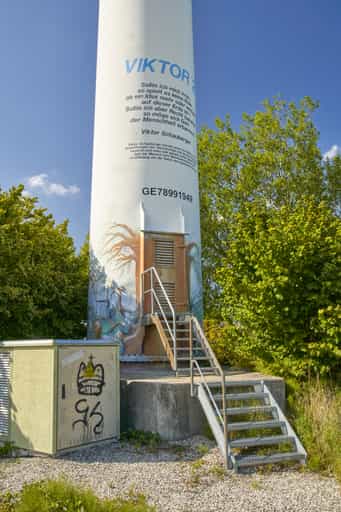 Windrad in Schnaitsee, Landkreis Traunstein, Oberbayern