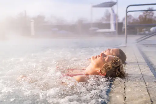 Therme Wohlfühltherme Winter dampfend, Bad Griesbach