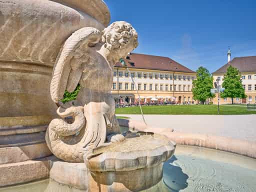 Kapellplatz Marienbrunnen, AÖ, Oberbayern, Inn-Salzach