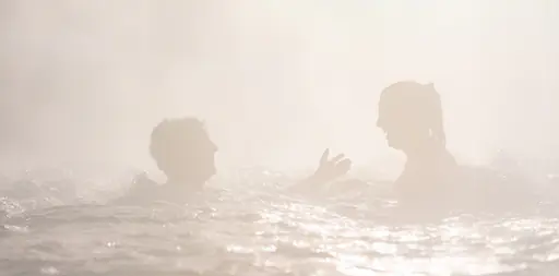 Dampfendes Erlebnis im Winter. Wohlfühltherme Bad Griesbach