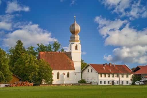 Kirche Maria Unbefleckte Empfängnis, Neukirchen a.d. Alz