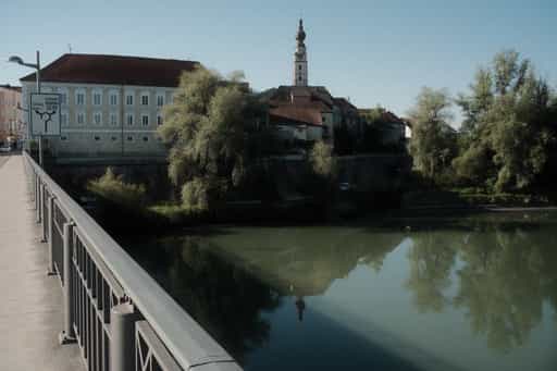 Blick auf Braunau von der Innbrücke aus fotografiert